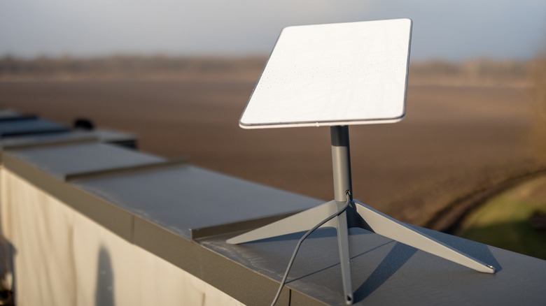 Standard Starling dish mount placed on a rooftop