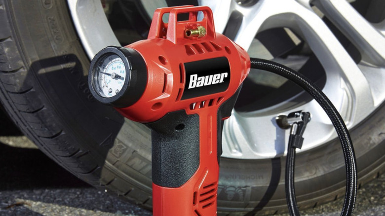 Bauer air inflator filling a tire