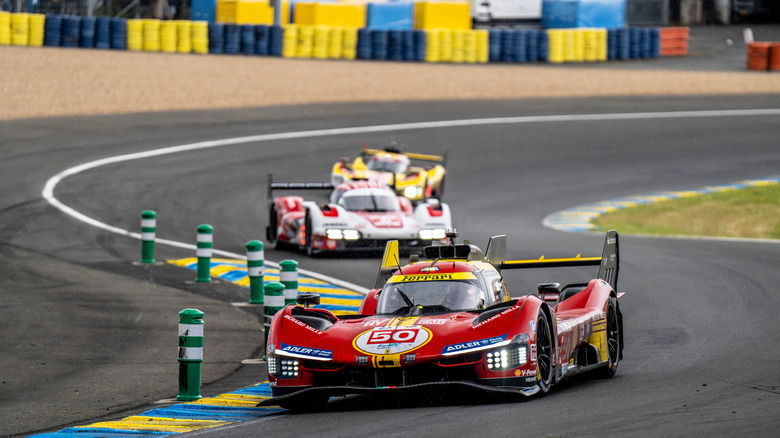 Cornering at the Circuit de la Sarthe