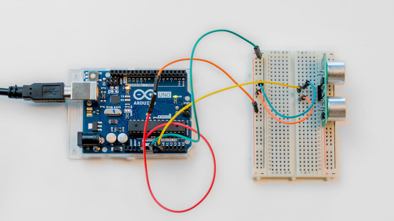Arduino Uno wired to ultrasonic sensor