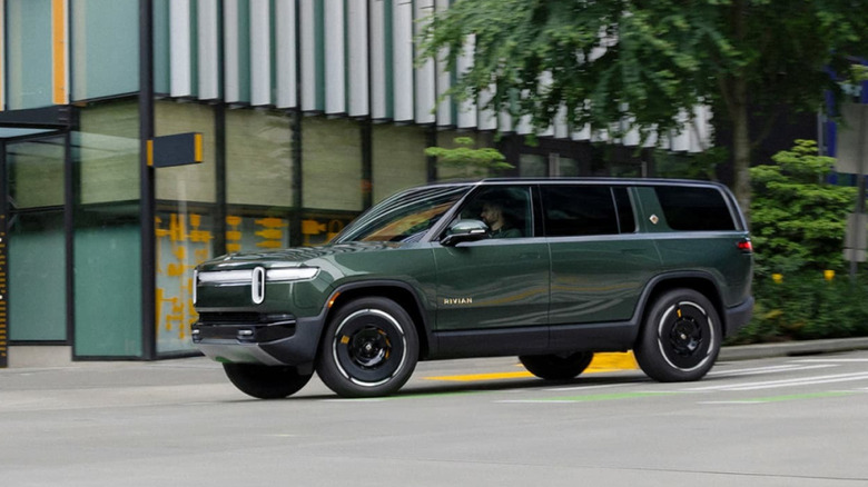 Rivian R1S