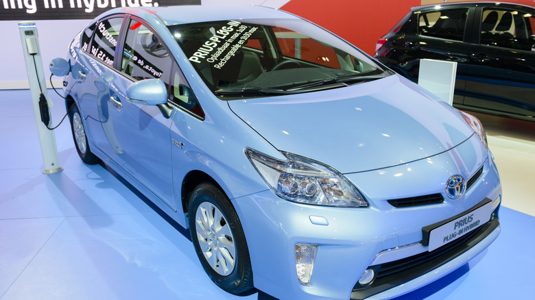 Blue 2014 Toyota Prius at Brussels Motor Show