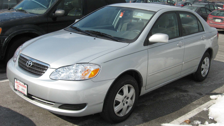 Silver 2007 Toyota Corolla parked in lot