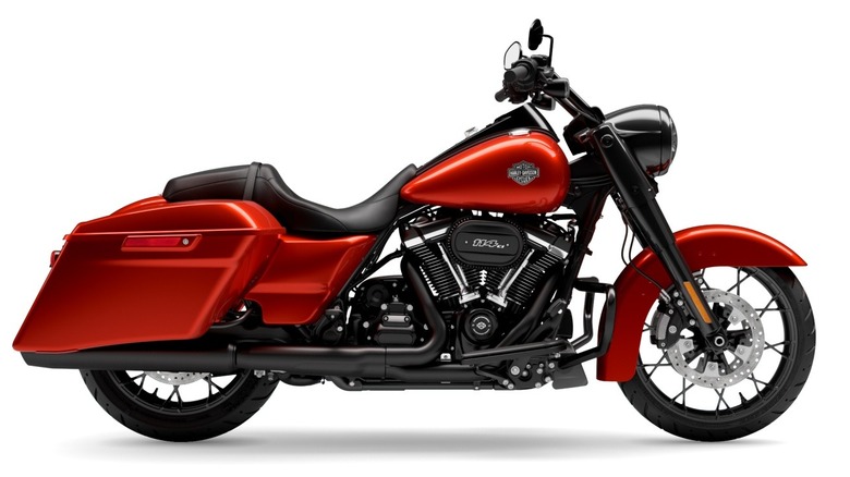 2025 Harley-Davidson Red Road King Special side view