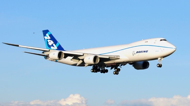 Boeing 747-8i in flight