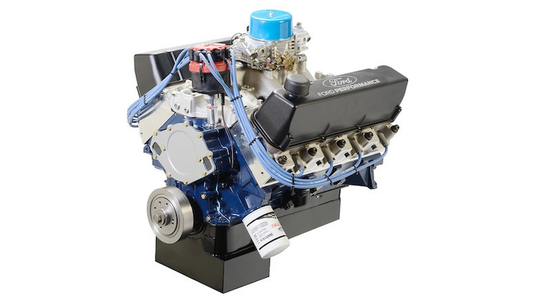 572 Big Block Street V8 crate engine is displayed.