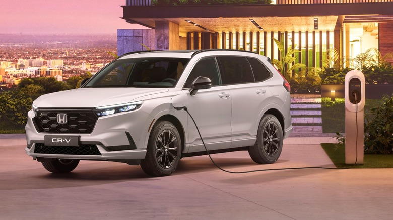 Honda CR-V PHEV plugged in