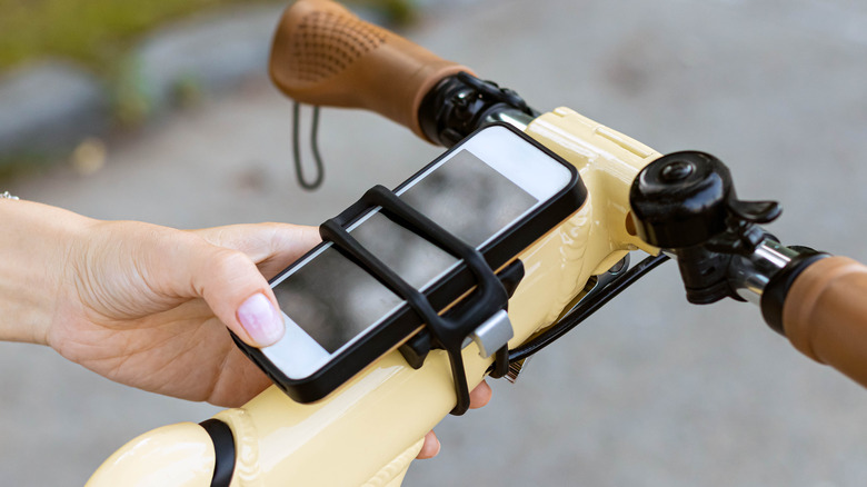 Bike phone mounted