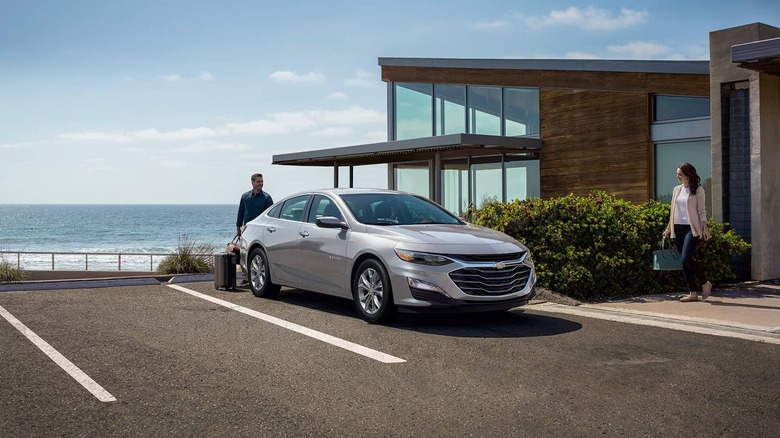 Front angle view of the 2025 Chevy Malibu