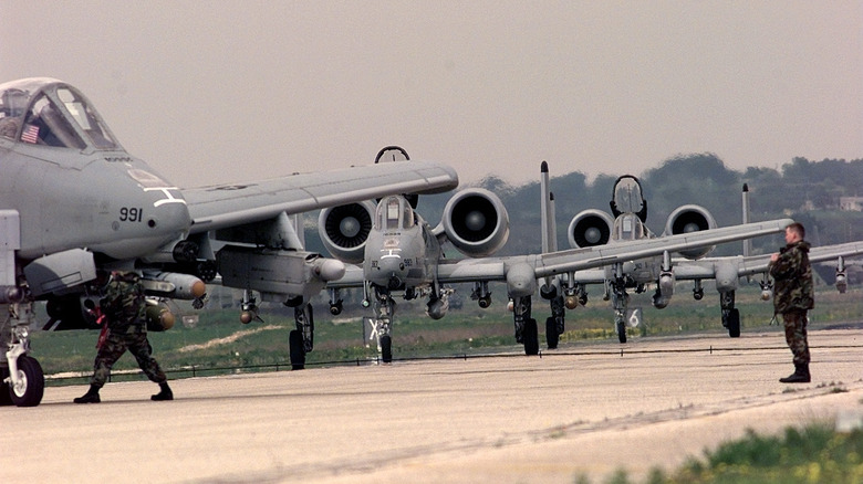 A-10 Thunderbolt IIs in Italy during Kosovo War