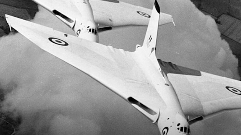 Avro Vulcan jets flying 