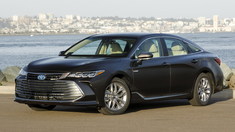 2019 Toyota Avalon Hybrid