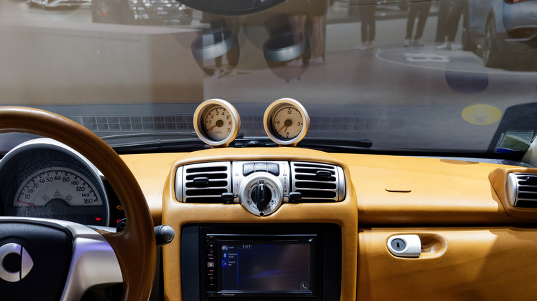 The second generation Smart Fortwo's gauge pods