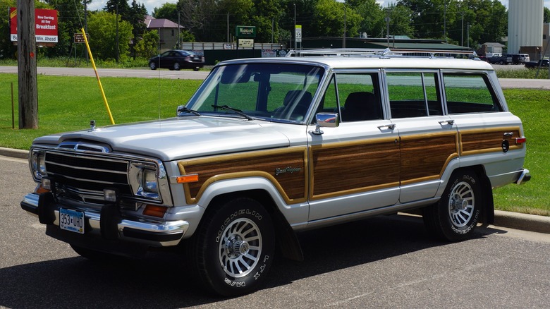 1990 Jeep Grand Wagoneer