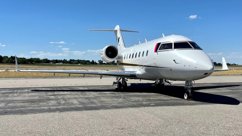 Bombardier Challenger 604