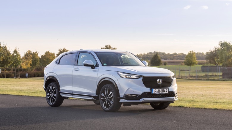 The Honda HR-V in white, front 3/4 view