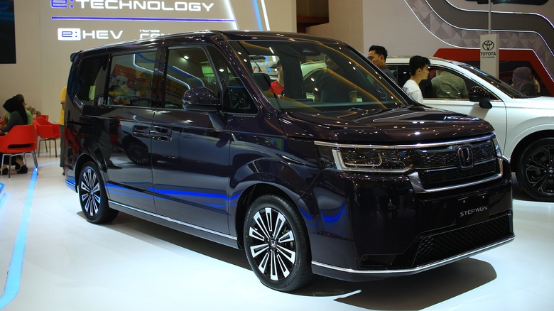 The latest Honda Step WGN at an auto show, front 3/4 view