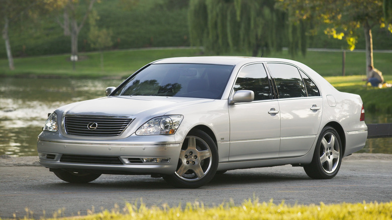 2006 Lexus LS 430 front 3/4 view