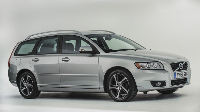 The Volvo V50 in silver, front 3/4 view, studio shot