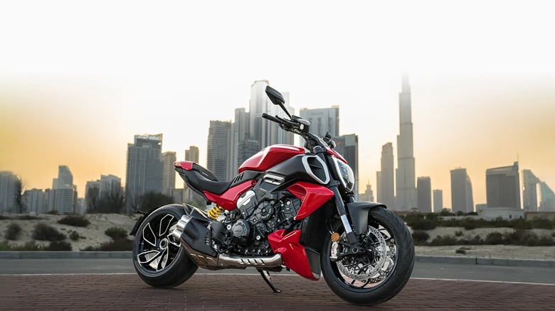 Ducati Diavel v4