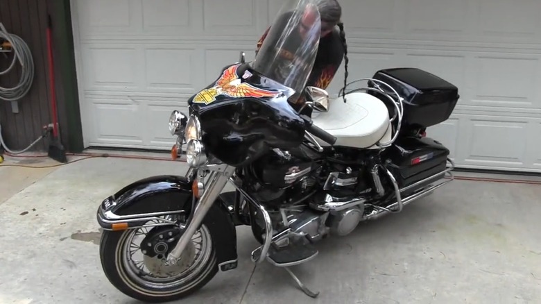 1976 Harley-Davidson FLH Bicentennial Liberty Edition on a driveway