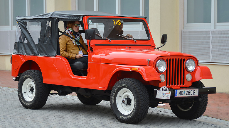 Jeep CJ-6