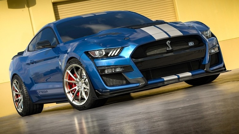 Front 3/4 view of 2020-22 Shelby Mustang GT500KR