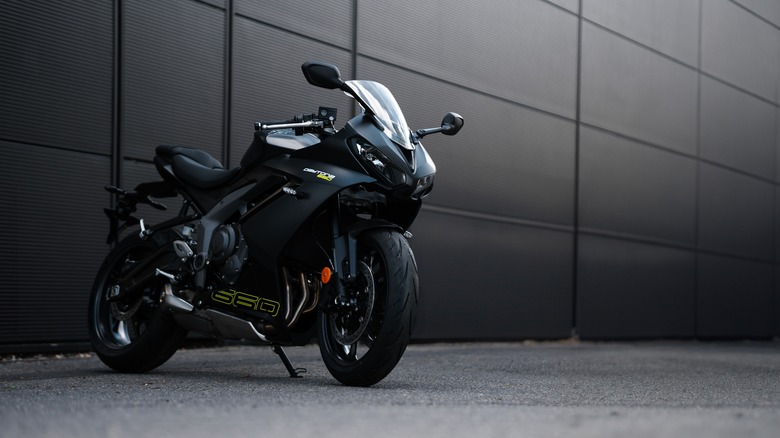 black Triumph Daytona 660