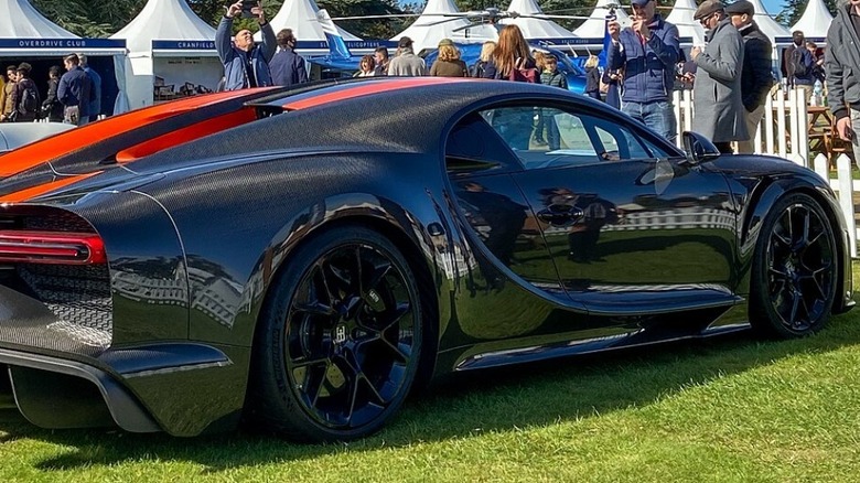 Bugatti Chiron Super Sport 300+ outdoors