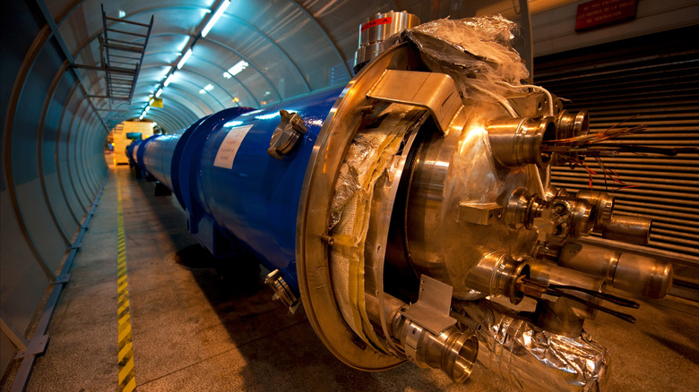 cern hadron collider tunnel