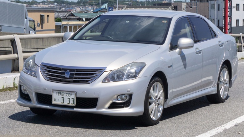 Thirteenth-generation Toyota Crown