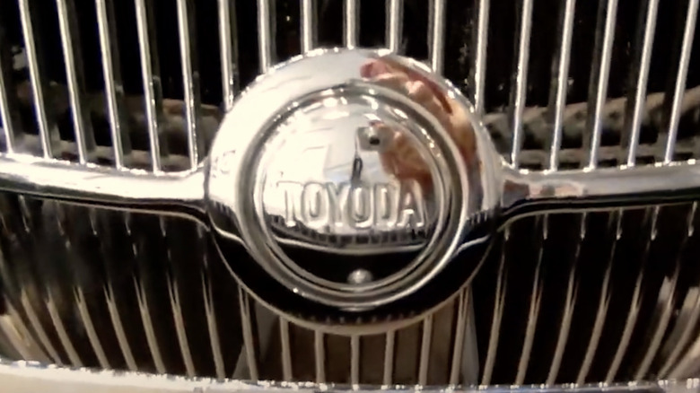 Toyoda logo on G1 truck