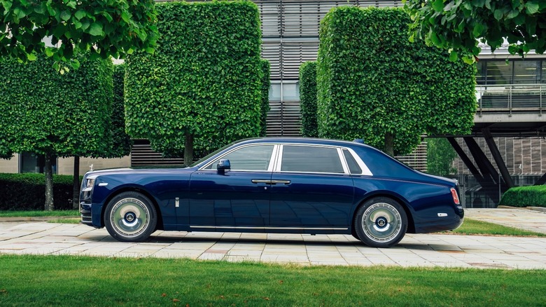 Blue Rolls-Royce Phantom