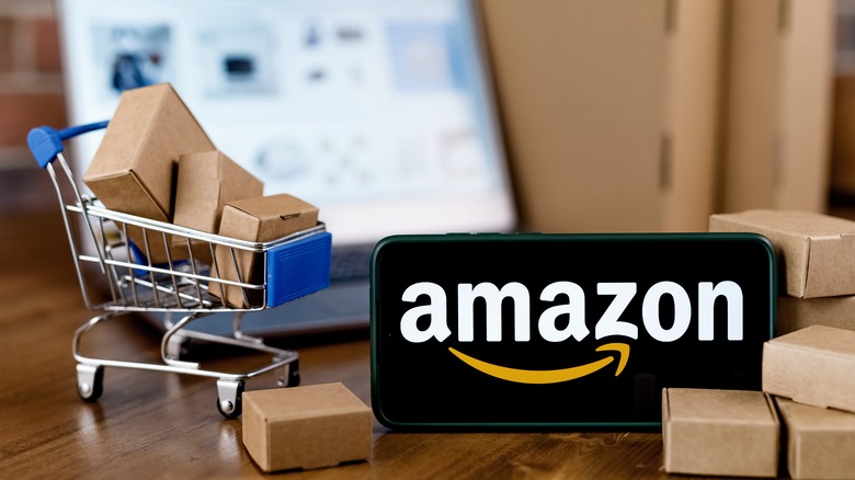 amazon logo with shopping cart