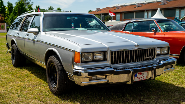 Front 3/4 view of Chevrolet Caprice