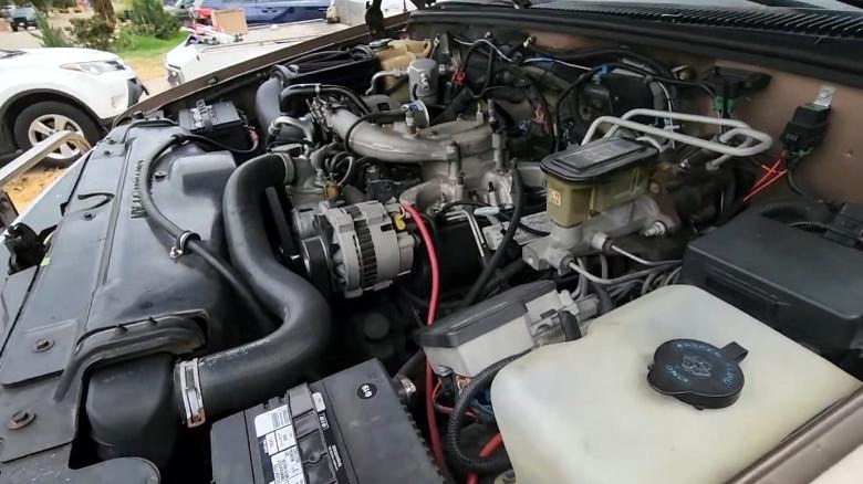 1995 Chevrolet 2500 6.5 diesel long bed engine bay