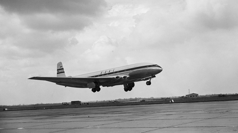 De Havilland DH.106 above runway