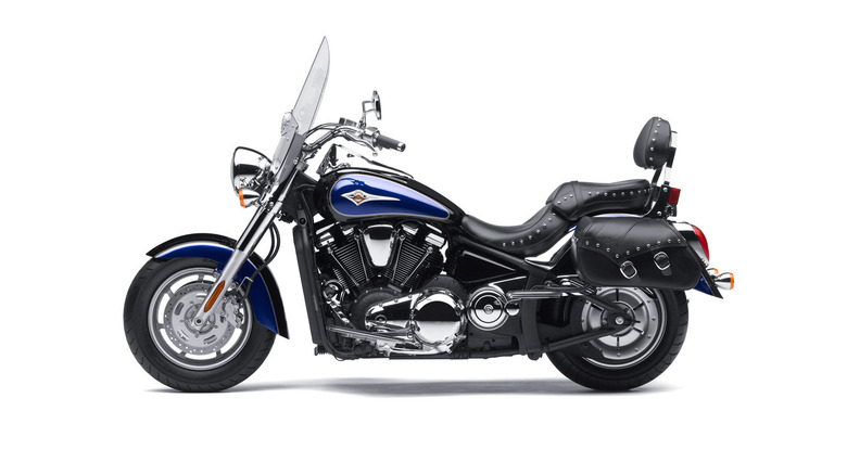 blue kawasaki vulcan 2000