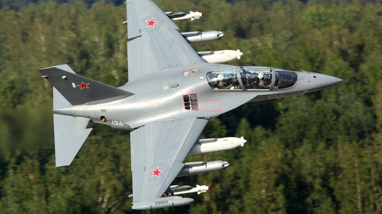 Armed Russian Yak-130 banking.