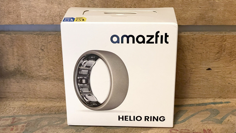 Amazfit Helio Ring packaging.