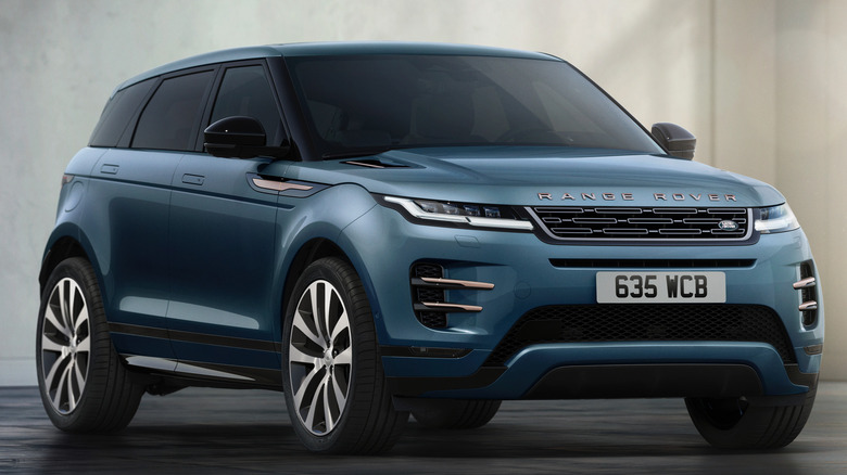 blue 2024 Range Rover Evoque render