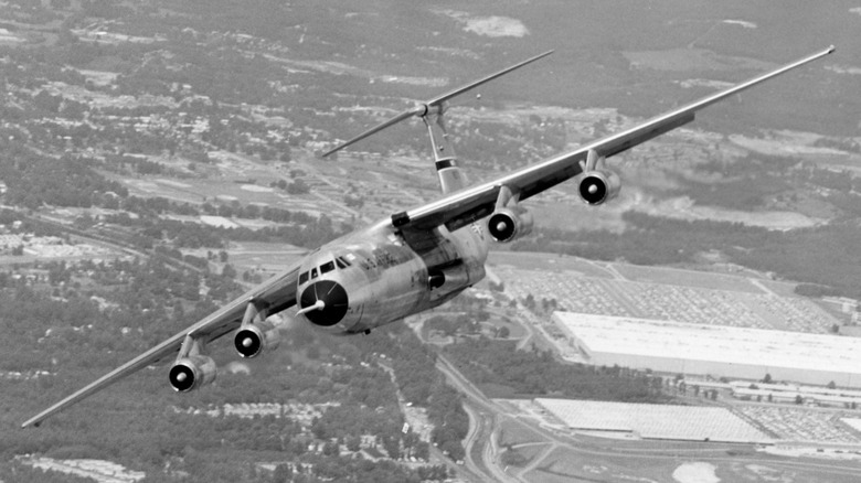 Lockheed C-141 Starlifter flying Vietnam