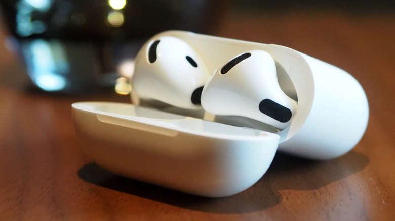 Apple AirPods 4