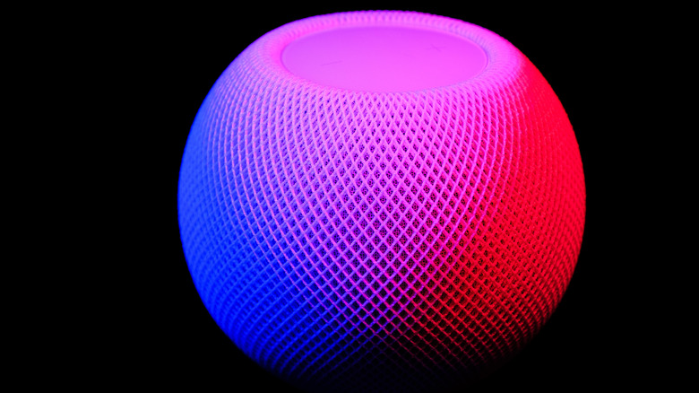 HomePod mini in white.