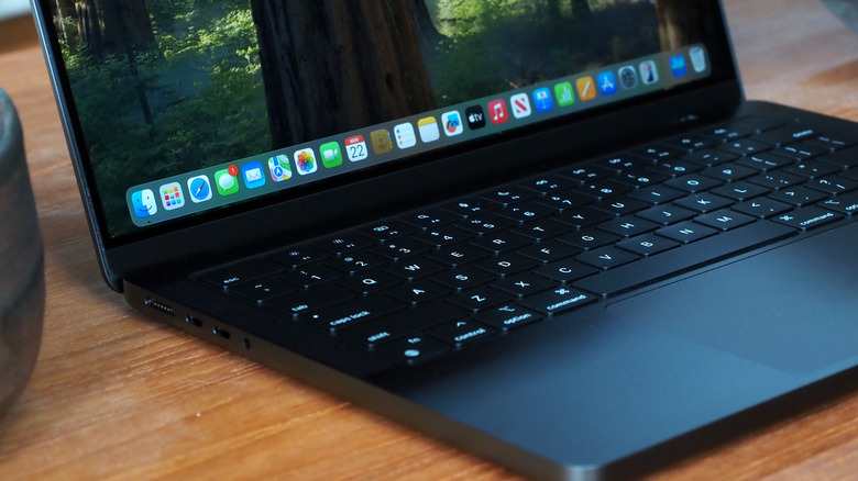 Apple MacBook Pro detail