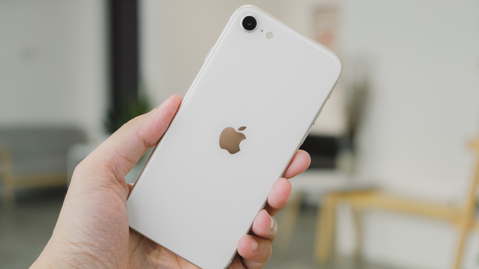 apple-might-build-an-iphone-se-4-but-you-won-t-be-able-to-buy-one