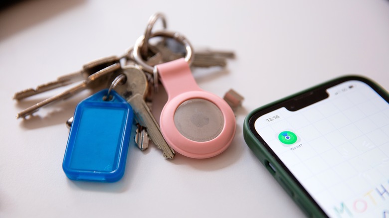 airtag on keychain with phone