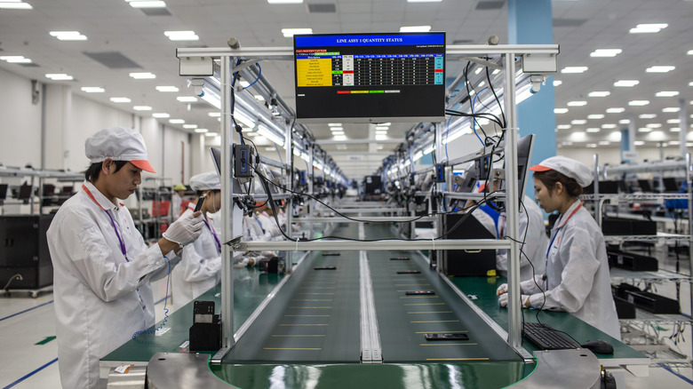 Vietnam smartphone factory