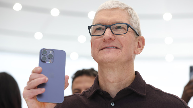 Tim Cook with iPhone.