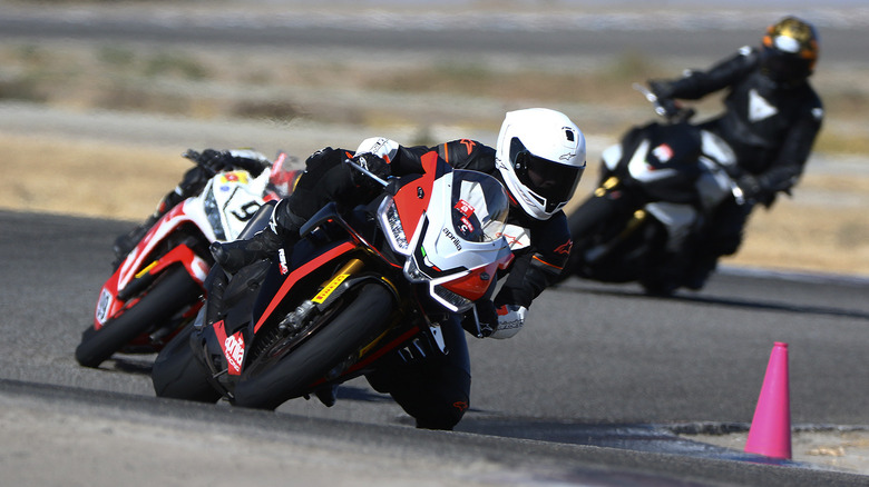 2024 Aprilia RSV4 Factory SE-09 SBK in a pack at Buttonwillow Raceway